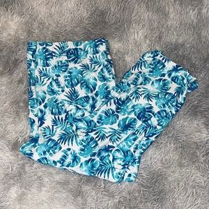 Tropical Leaf Capris 🌟